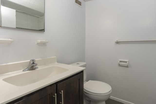 London Apartment 1 b. $1,450/month. Apartment for rent in London