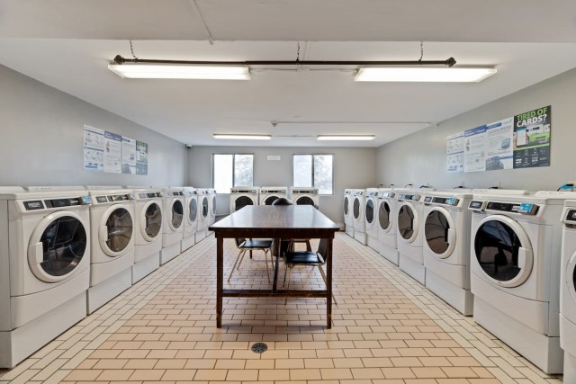 London Apartment 1 b. $1,450/month. Apartment for rent in London