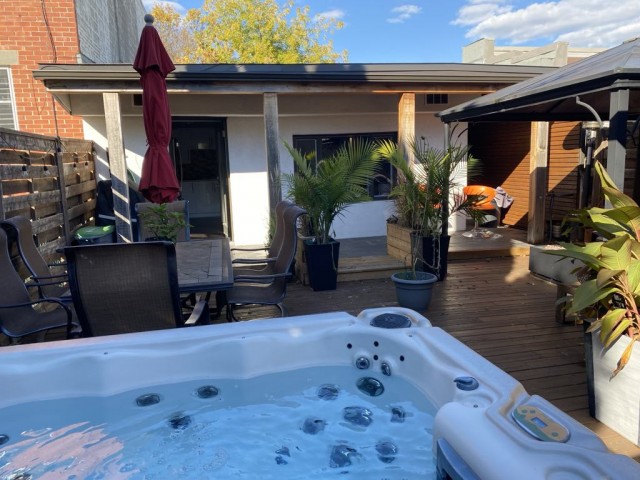 Ville-Emard and Cote-St-Paul  4+ b. $93/day. Apartment for rent in Ville-Emard and Cote-St-Paul