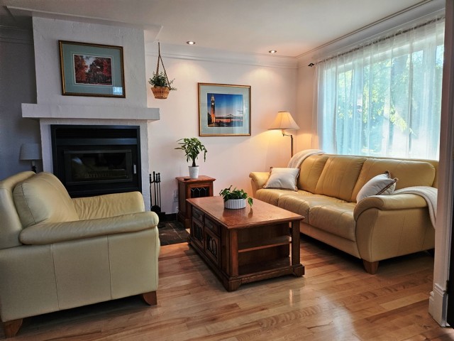 Longueuil  3 b. $110/day. Apartment for rent in Longueuil