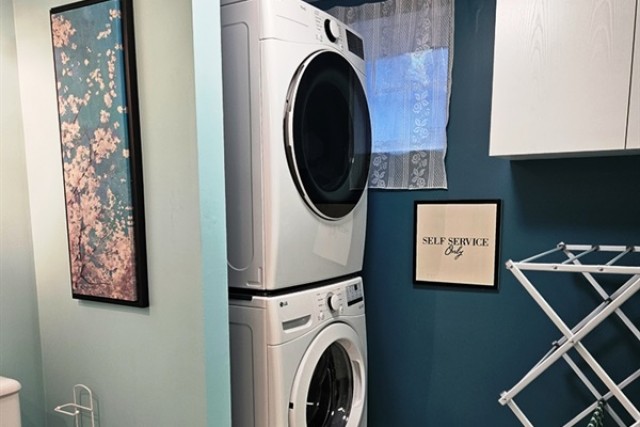 Longueuil  3 b. $110/day. Apartment for rent in Longueuil