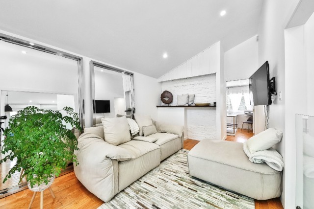 Boisbriand  3 b. $118/day. Apartment for rent in Boisbriand