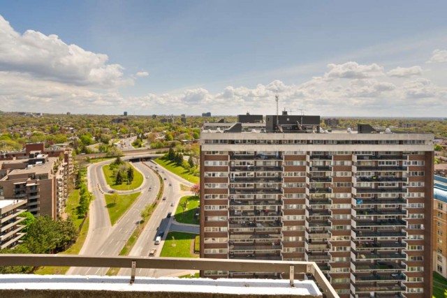 Cote-Saint-Luc Apartment 2 b. $1,595/month. Apartment for rent in Cote-Saint-Luc