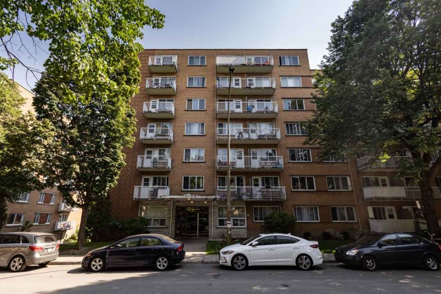 Notre-Dame-de-Grace Apartment 3 b. $1,800/month. Apartment for rent in Notre-Dame-de-Grace