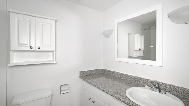 Cote-des-Neiges Apartment 2 b. $1,695/month. Apartment for rent in Cote-des-Neiges