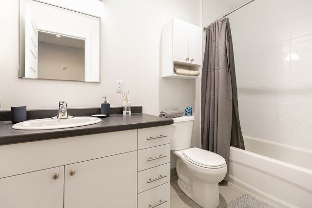 Notre-Dame-de-Grace Apartment 2 b. $1,550/month. Apartment for rent in Notre-Dame-de-Grace