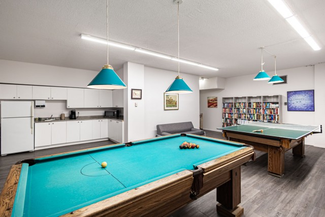 Pointe-Claire Apartment 3 b. $2,575/month. Apartment for rent in Pointe-Claire