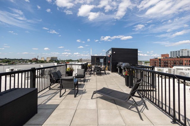 Quartier latin and south-central Apartment 1 b. $1,595/month. Apartment for rent in Quartier latin and south-central