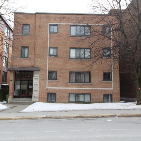 Cote-des-Neiges Apartment 1-2 b. $1,195/month. Apartment for rent in Cote-des-Neiges