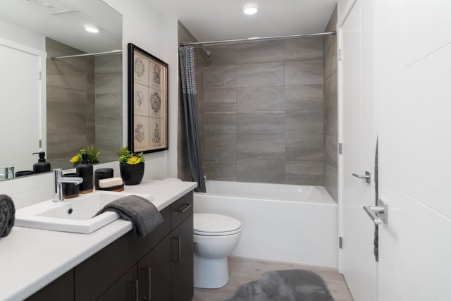 Kelowna Apartment 1 b. $1,850/month. Apartment for rent in Kelowna