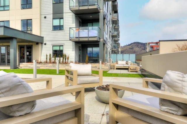 Kelowna Apartment 2 b. $2,095/month. Apartment for rent in Kelowna