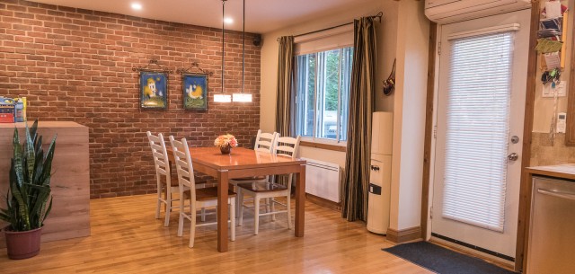 Mercier and Nouveau-Rosemont  2 b. $90/day. Apartment for rent in Mercier and Nouveau-Rosemont