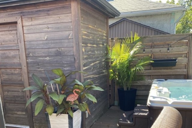 Ville-Emard and Cote-St-Paul  4+ b. $110/day. Apartment for rent in Ville-Emard and Cote-St-Paul