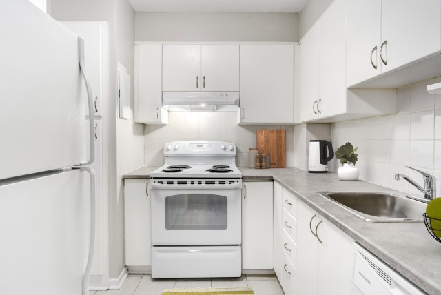 Cote-Saint-Luc Apartment 1 b. $1,475/month. Apartment for rent in Cote-Saint-Luc