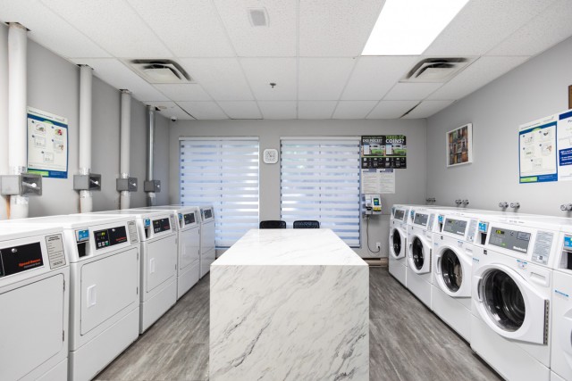 Quartier latin and south-central Apartment 1 b. $1,400/month. Apartment for rent in Quartier latin and south-central