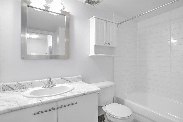 Quartier latin and south-central Apartment 1 b. $1,630/month. Apartment for rent in Quartier latin and south-central