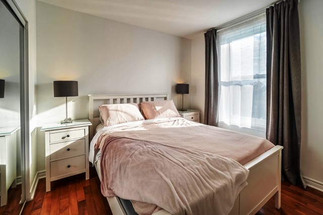 Ville-Emard and Cote-St-Paul  2 b. $80/day. Apartment for rent in Ville-Emard and Cote-St-Paul