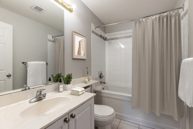 Calgary Apartment 3 b. $2,315/month. Apartment for rent in Calgary