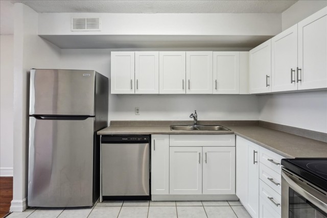 London Apartment 1 b. $1,440/month. Apartment for rent in London