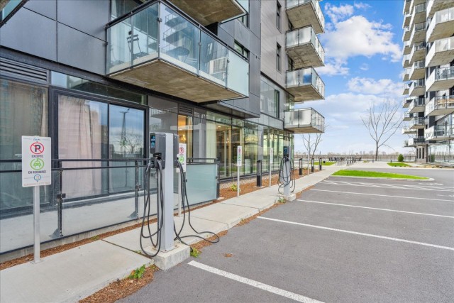 Brossard Apartment 2 b. $2,095/month. Apartment for rent in Brossard