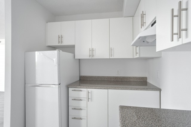 Cote-Saint-Luc Apartment Studio $1,095/month. Apartment for rent in Cote-Saint-Luc