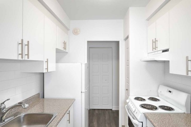 Montreal-West Apartment 1 b. $1,170/month. Apartment for rent in Montreal-West