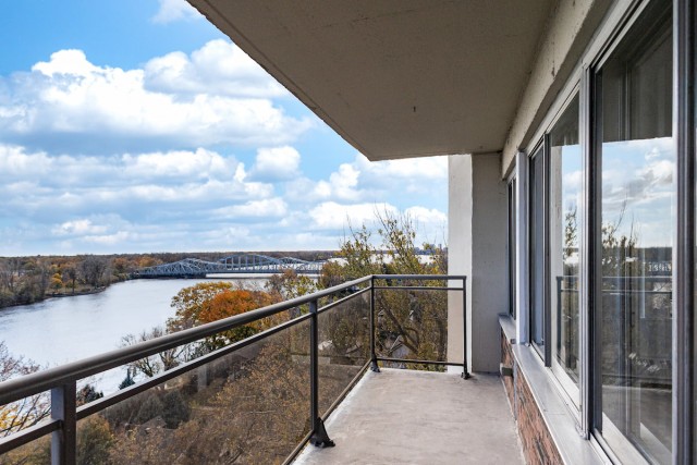 Laval-des-Rapides Apartment 2 b. $1,625/month. Apartment for rent in Laval-des-Rapides