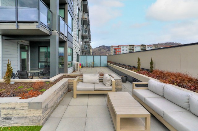 Kelowna Apartment 1 b. $1,900/month. Apartment for rent in Kelowna