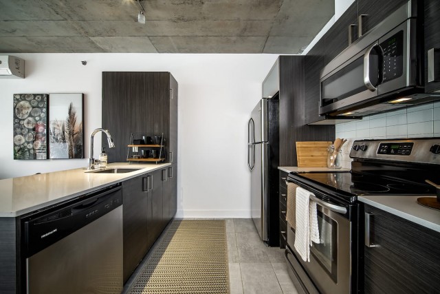 Quartier latin and south-central Apartment 1 b. $1,595/month. Apartment for rent in Quartier latin and south-central