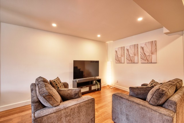 Mercier and Nouveau-Rosemont  1 b. $50/day. Apartment for rent in Mercier and Nouveau-Rosemont