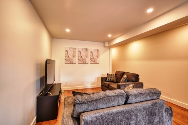 Mercier and Nouveau-Rosemont  1 b. $50/day. Apartment for rent in Mercier and Nouveau-Rosemont