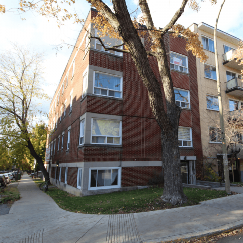 Cote-des-Neiges Apartment 1-2 b. $1,095/month. Apartment for rent in Cote-des-Neiges
