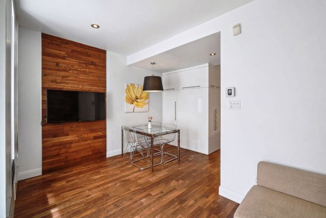 Quartier latin and south-central  1 b. $67/day. Apartment for rent in Quartier latin and south-central
