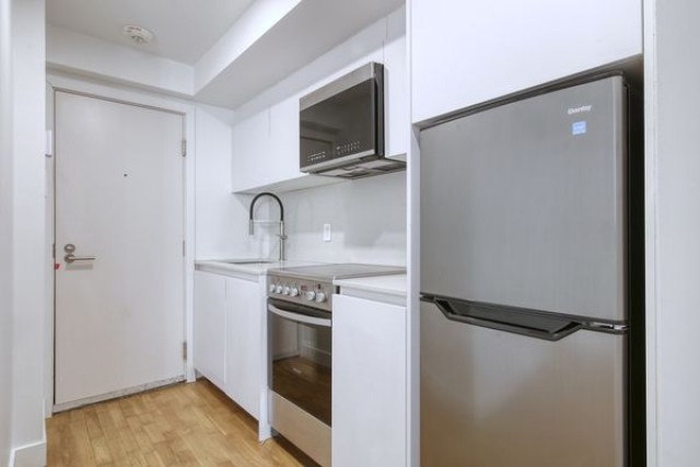 Plateau Mont-Royal Apartment Studio $995/month. Apartment for rent in Plateau Mont-Royal