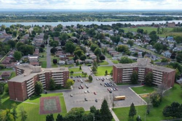 Salaberry-de-Valleyfield Apartment 3 b. $2,500/month. Apartment for rent in Salaberry-de-Valleyfield