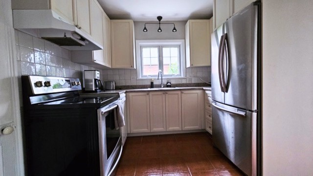 Longueuil  3 b. $100/day. Apartment for rent in Longueuil