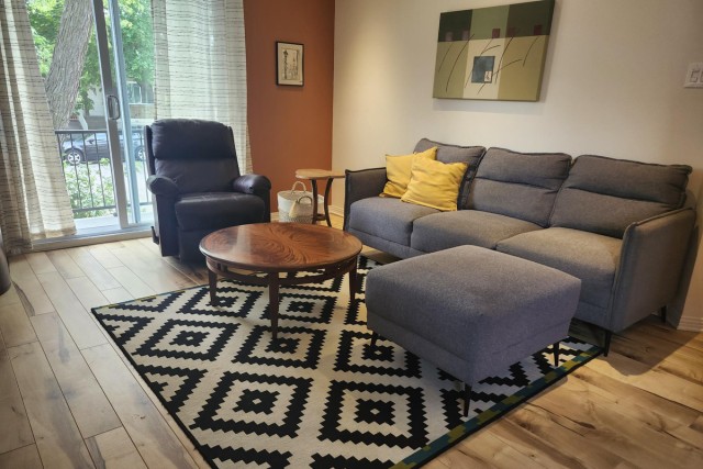 Brossard  2 b. $80/day. Apartment for rent in Brossard