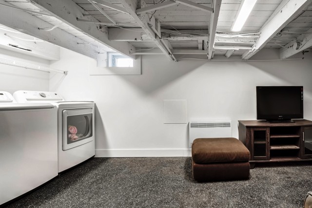 Ville-Emard and Cote-St-Paul  4+ b. $110/day. Apartment for rent in Ville-Emard and Cote-St-Paul