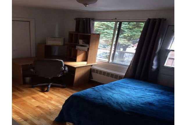 Cote-des-Neiges Apartment 2 b. $1,395/month. Apartment for rent in Cote-des-Neiges