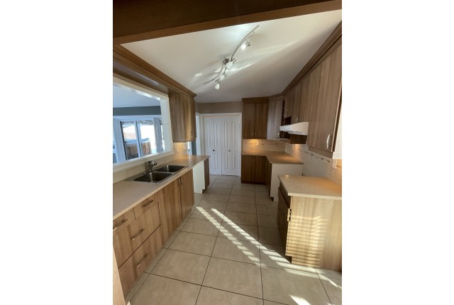 Candiac House 4+ b. $3,250/month. Apartment for rent in Candiac