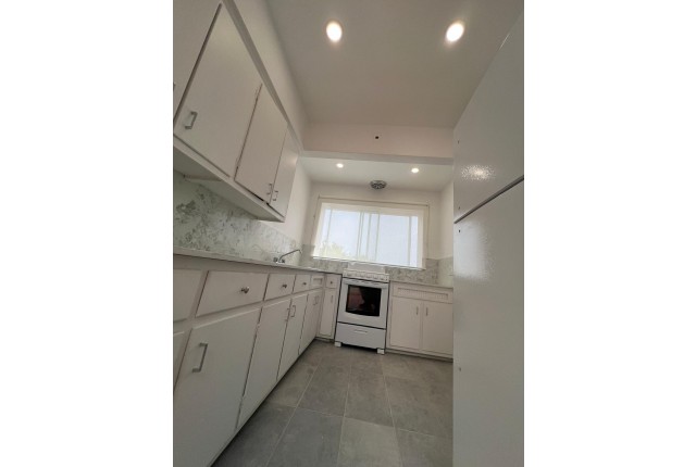 Dorval Apartment 1-2 b. $1,300/month. Apartment for rent in Dorval