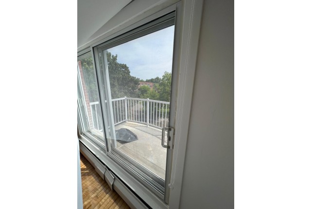 Dorval Apartment 1-2 b. $1,300/month. Apartment for rent in Dorval