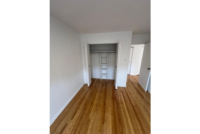 Dorval Apartment 1-2 b. $1,300/month. Apartment for rent in Dorval