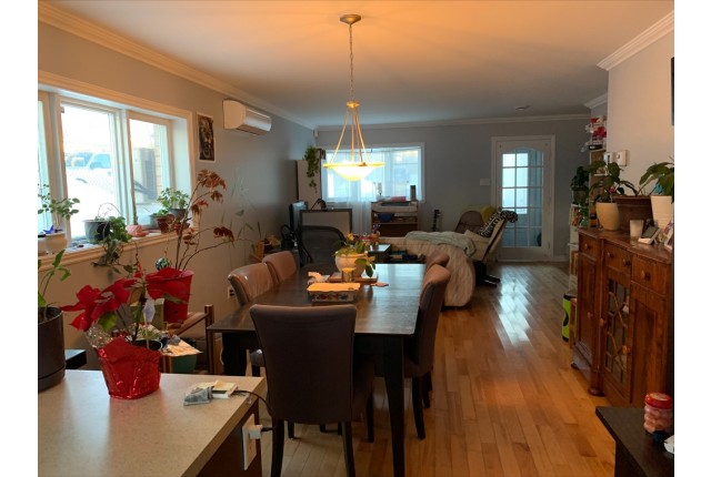 Longueuil Plex 3 b. $1,840/month. Apartment for rent in Longueuil