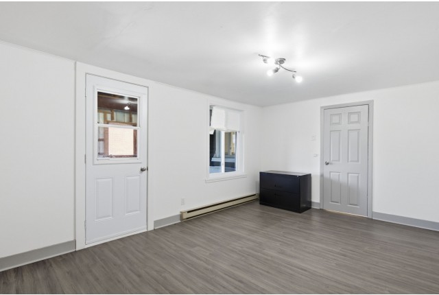Ville-Emard and Cote-St-Paul Other commercial $3,000/month. Apartment for rent in Ville-Emard and Cote-St-Paul